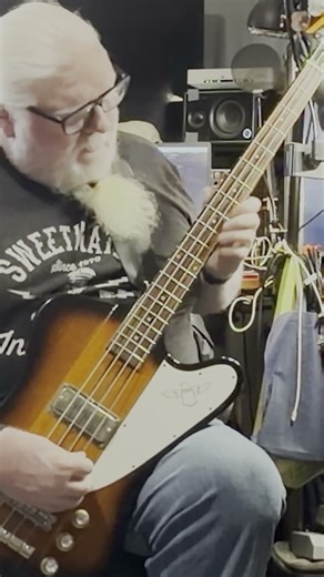 Chorus on!!!! #sweetwater #helpmemakethismakesense #guitarpedals