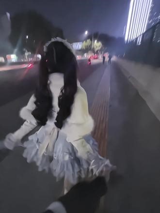 摄影师来领鸡腿🍗@吃兔头 #lolita #走拍 #萌妹子 #室外 #萝莉