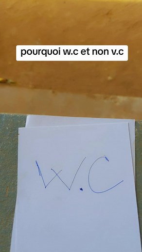 Comprendre pourquoi 'w.c' et non 'v.c' 🧻