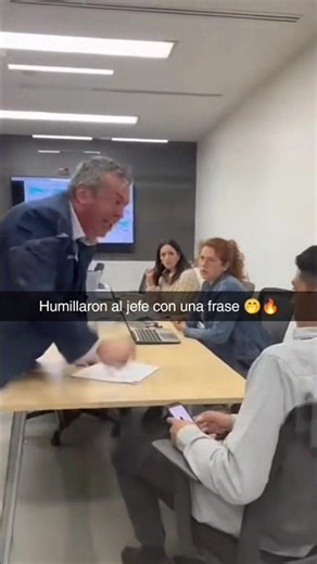 They humiliated the boss with one sentence 🤭💻🔥 #website #software #hack #tech #programming #viral...