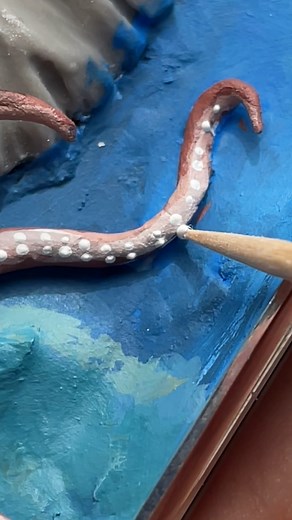 Kayakasaurus on Instagram: "Reels cut of my New YT video! #ammonite #paleoart #miniature #miniaturepainting #clay #sculpture #diorama"