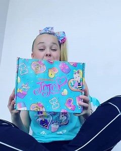 29K views · 258 reactions |  ONLY A FEW BOXES LEFT!  Get the official JoJo Siwa Spring Box before it sells out. Stuffed with exclusive, limited-edition goodies you won't find anywhere else! | CultureFly Jr. | Facebook