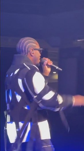 Trey Songz “Can’t Help but Wait” Chicago- Live