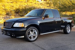 8k-Mile 2000 Ford F-150 Harley-Davidson Edition