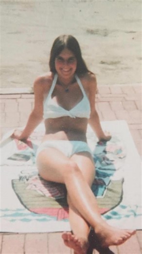 The Night Tracy Disappeared August 20, 1975. 18-year-old Tracy Kundinger steps off a bus in Thornhill, Ontario, just 500 meters from home. A shadowy figure follows her through a dark park. Strangled with twine, her body’s found by two boys. Unsolved for 50 years. From Ontario Cold Cases—because every case deserves answers. Because every case deserves answers—and every victim deserves justice. Subscribe now to Ontario Cold Cases: Canada’s True Crime Podcast. Episodes available wherever you get yo