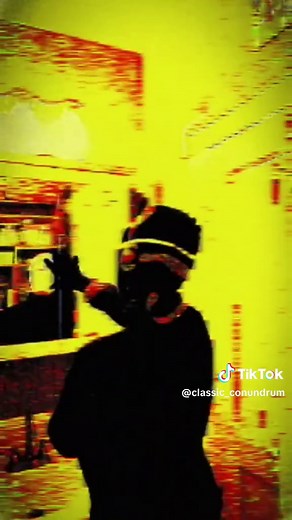 #hastur #kinginyellow | man in the yellow hat