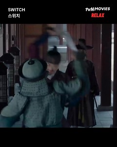 A superstar’s perfect life flips overnight. ⁣ Fame gone. Family gained. 👨‍👩‍👧‍👦⁣ ⁣ Catch on Sunday at 22:50PM 🇮🇩 23:50PM 🇲🇾 starring Kwon Sang-woo, Oh Jung-se, and Lee Min-jung! 🎬 ⁣ ⁣ #tvNMovies #HomeOfKoreanBlockbusters #Switch #KwonSangWoo #OhJungSe #LeeMinJung #스위치 #권상우 #오정세 #이민정 | tvN Movies