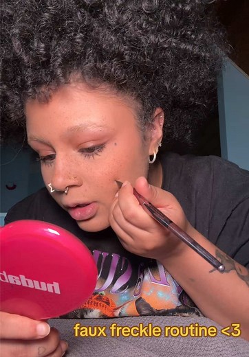 Faux Freckle Routine: Easy Makeup Tutorial