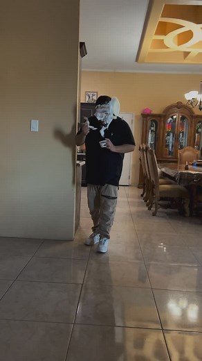 ElPadrinoTv on Instagram: "Extra cool whip 😂🤣#prank #bromas #diversion #comedy #reelsvideoシ #humor"