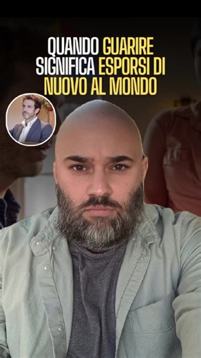 𝐐𝐔𝐀𝐍𝐃𝐎 𝐆𝐔𝐀𝐑𝐈𝐑𝐄 𝐒𝐈𝐆𝐍𝐈𝐅𝐈𝐂𝐀 𝐄𝐒𝐏𝐎𝐑𝐒𝐈 𝐃𝐈 𝐍𝐔𝐎𝐕𝐎 𝐀𝐋 𝐌𝐎𝐍𝐃𝐎... L'ebreo ortodosso Jacob Fisher, compositore dilettante, è testimone dell'assurdo omicidio della moglie e dei loro tre figli. Stordito dagli eventi, l'uomo abbandona la fede e perde completamente la sua identità. Vagando senza meta, finisce in una piccola città dell'Alabama dove incontra Nina, madre single e cantante in un piccolo coro Gospel... LA CASA DEL CUSTODE (2013) è un film disturbante e claus