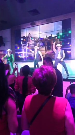 Refrescando me la pupilita jaja | Olga Mar Zam