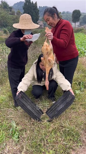 Riya Mazumder on Instagram: "Duck 🦆 bait fishing trap 🎣 #fishing #duck #villagelife"