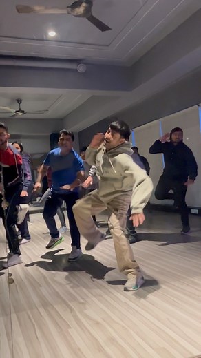 All tym fav song ❤️ . . @online.bhangra.dance.classes Dm for joining bhangra and fitness classes . Kids special online classes also available . 📍 @parindeyacademy . . #bhangra #bhangralove #bhangradance #bhangralovers #punjabisongs #trending #freestyle #reels #instagram #punjabi #jatinbarnaljb #viral #reelsindia #reelitfeelit #reelsinstagram #reelsindia . @officialgarrysandhu @officialgkhan @realkhansaab | Jatin Barnal JB