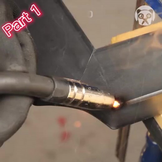 Exploring Metalworking Techniques in a Workshop Setting