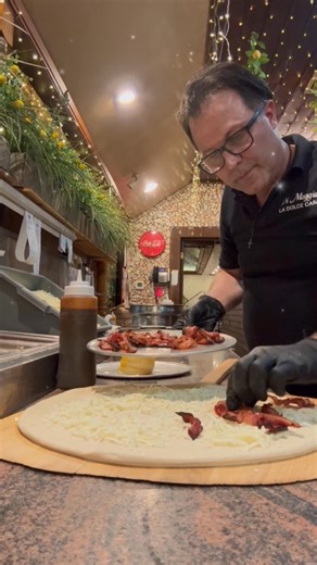 9.2K views · 315 reactions | Good evening everyone today I’m making bacon and pineapple pizza. Topped with mozzarella cheese, fresh bacon, pineapple rings, and barbecue sauce, it’s the perfect combination of salty, sweet, and savory. Love you all God bless殺 I don’t own copyrights to this music | La Dolce Casa (DiMaggios) | Facebook