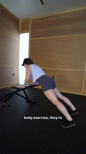 👉Knee push ups don’t do 💩 for your core or help you get closer to a full push up! When you drop