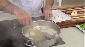 Receta de chipirones en salsa de cebolla con arroz, de Karlos Arguiñano