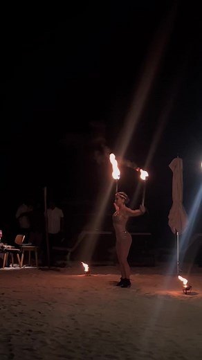 HoopsyDaisy (@hoopsydaisy2.0)’s videos with BILLIE EILISH. - Armani White