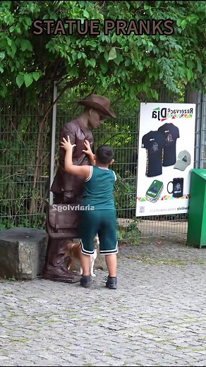 Statue Pranks: Hilarious Busbman & Funny Moments