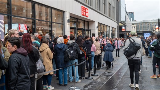 Huge queues as new Glasgow Uniqlo store opens with incredible Japanese tradition