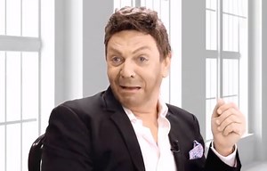 À VOIR: Marc Labrèche parodie Éric Salvail et ça vaut définitivement le détour - Hollywoodpq.com