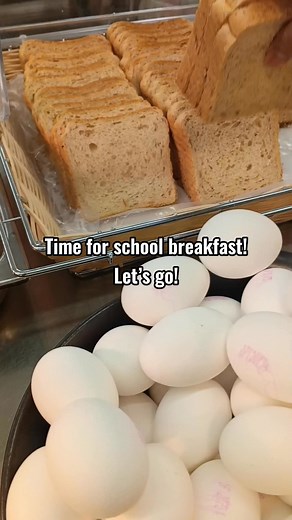 Another school breakfast in Finland! 🍽️" "Toasted bread with cheese, oatmeal(?) porridge with strawberry jam & honey, a little cornflakes, and grapes! Oh, and apple juice—because an apple a day keeps the doctor away, right? 😂 Rating: 7.5/10! Would you eat this for breakfast? 🍽️ #FinnishFood #StudentLife #FoodReview" | Daily Dish Diaries