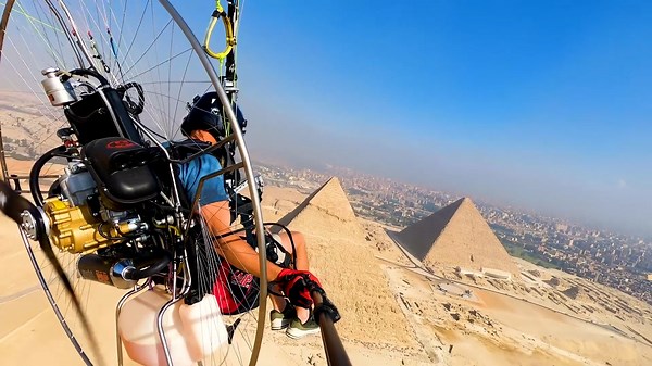 High-Speed Adventure Over the Iconic Pyramids of Giza