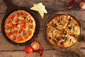 Hand Tossed vs. Pan Pizza: What's the Difference?