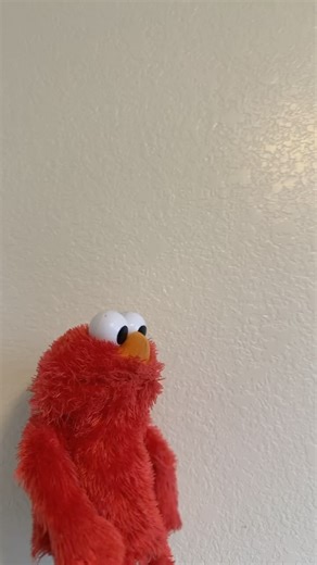 Elmo’s trying to teach today, but he keeps being distracted. I swear to god! - #elmo #elmomemes #funnyvideos #dailylaugh #comedyvideos - - - - - Cr @logeypump23 | Britmanspeaks