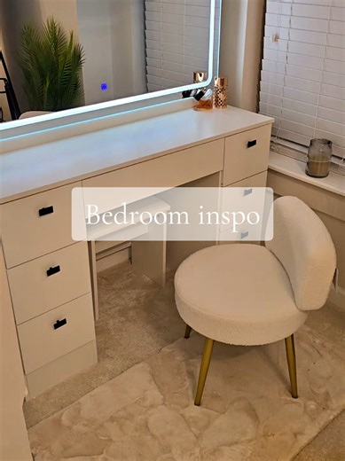 i wasn't sure what to expect with this vanity stool but i love it's comfortable and looks stunning. 50% off & free shipping! not sure how long for but i would defo recommend it 👌 #vanity #homedecor #bedroom #bedroomfurniture #aestheticvideos