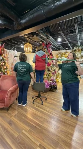 2025 was a wonderful year! 🤍🎄 We met 5,627 new customers, decorated 109 designer trees, shipped seasonal décor all across the U.S., filmed so much fun content, and celebrated a record-breaking year in the shop. Thank you for supporting our little world of sparkle and seasonal magic — we’re ready for 2026! ✨ | Design Decor