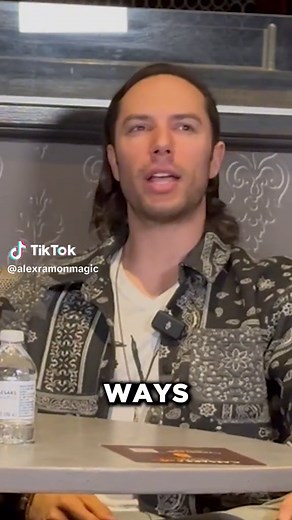 El aterrador desafío de escape acuático de Alex Ramon