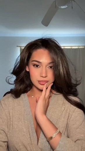 2.3K views · 46 reactions | photoshoot makeup #makeuptutorial #grwm #hdmakeup #makeuplook #fyp | Make Up Beauty With Mia | Facebook