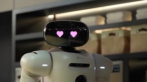 LG's new laundry-folding robot makes its debut at CES