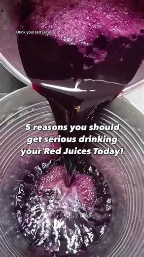 5 Health Benefits of Drinking Red Juices