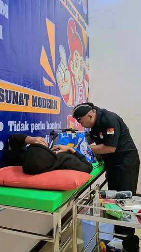 Proses Sunat Dewasa dan Wanita: Ponorogo 24 Jam