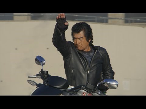 藤岡弘、が渋すぎる変身ポーズ！／映画『仮面ライダー1号』予告編