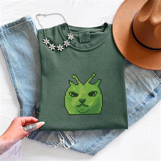 Alien Pixel Cat T-shirt, Space Monster Kitty Tee, Retro 8-bit Sci-fi Cat Shirt, Quirky Cat Lover Gift, Unique Pixelated Creature Apparel - Etsy