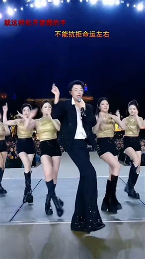 Quac Huu Tai Team EXPLODES the Stage with 'The Promise' at Hai Lan!