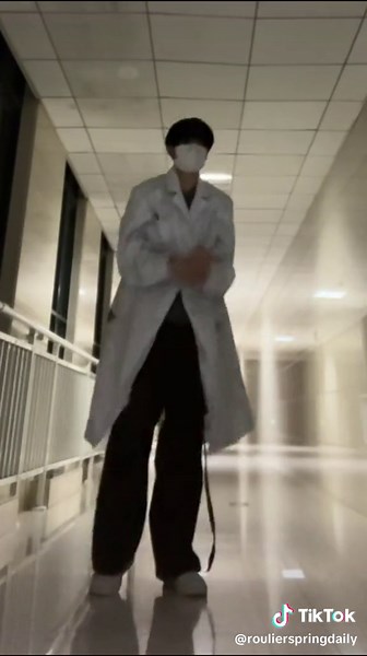 Doctor's Gimme More Challenge: Britney Spears Dance