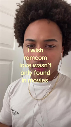 Enmanuel (@eenma_0)’s video of rom coms