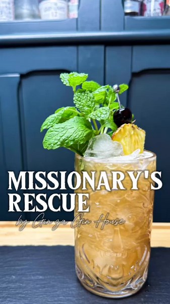 A cocktail with a story to tell, the Missionary's Rescue combines the bold warmth of rum with the juicy sweetness of peach liqueur. Honey syrup lends a touch of golden richness, balanced perfectly by the tropical zest of pineapple juice. It’s a drink that promises adventure and a little indulgence. Missionary's Rescue: - 50 ml dark rum - 30 ml peach liquer - 15 ml honey syrup - 30 ml pineapple juice - 10 ml lime juice #cocktailrecipe #missionarysrescue #rum #cheers #drink #drinks #refreshing #ti
