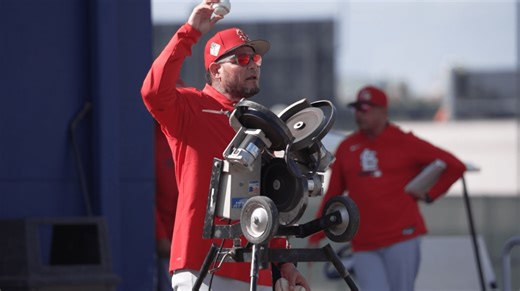 Yadier Molina rejoins Cardinals, steps into new leadership role