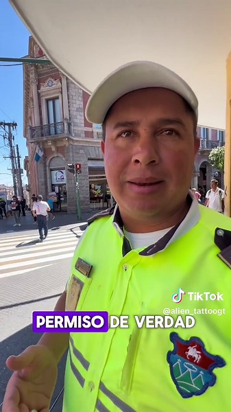 Municipalidad en Guatemala: Controversias y Uniformes