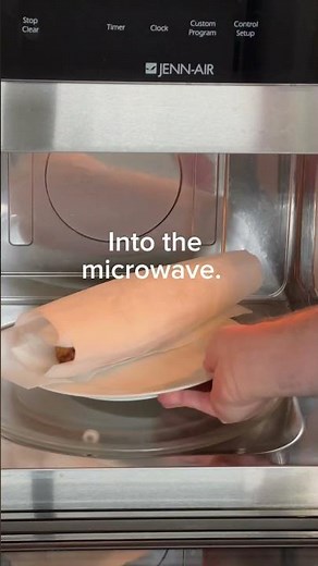 How to bake a potato in the microwave.