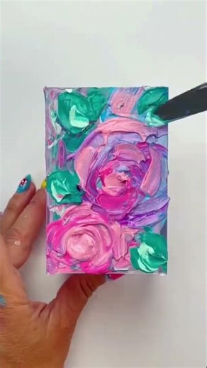 Abstract flower painting on a pen holder