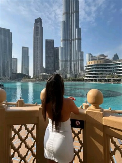 Femme like me ✨️ Big dreams, higher views 📍Burj Khalifa #burjkhalifa #burjkhalifadubai #dubai #burjkhalifa