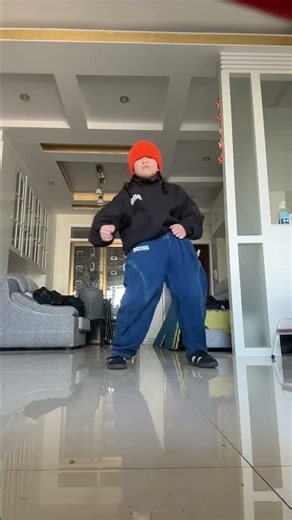 Wu Yujia's Dynamic Dance Challenge in TLL Style