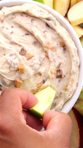 Toffee Apple Dip is the best EASY appetizer you will ever have! Delicious, simple, and quick! #afterschoolsnackideas #afterschoolsnacks #appledip #toffee #gamedayfood #foodiesoftiktok #foodtok #appledip #easysnackrecipes #snackrecipe