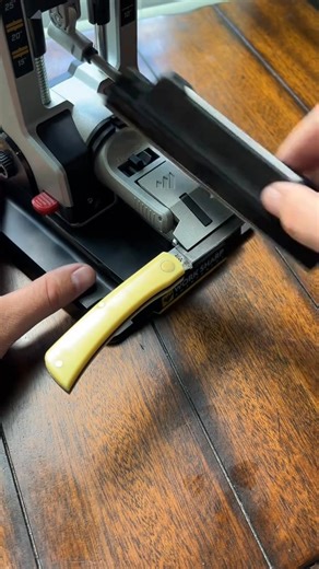 🎨 Work Sharp Professional Precision Adjust – dokonalý nástroj pre každého DIY tvorcu! 🔪 Udržujte svoje nože a náradie vždy perfektne ostré – pri výrobe, opravách aj kreatívnych projektoch. ⚙️ Jednoduché nastavenie, presné brúsenie a profesionálne výsledky priamo vo vašej dielni. 🛠️ Ideálne pre DIY nadšencov, domácich majstrov a tvorivých remeselníkov. 💡 Odolná konštrukcia, vysoká kvalita a spoľahlivosť – nástroj, ktorý zvládne každý projekt. 🏆 Zlepšite svoje DIY projekty s Work Sharp a posu